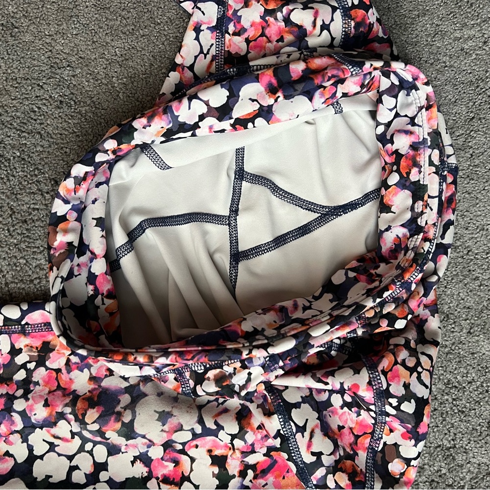 Old Navy powersoft side pocket high rise girls leggings - Picture 5 of 5